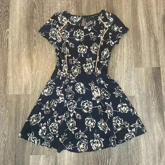 Womens Sweet Rain Black Floral Dress - S - Picture 1 of 9